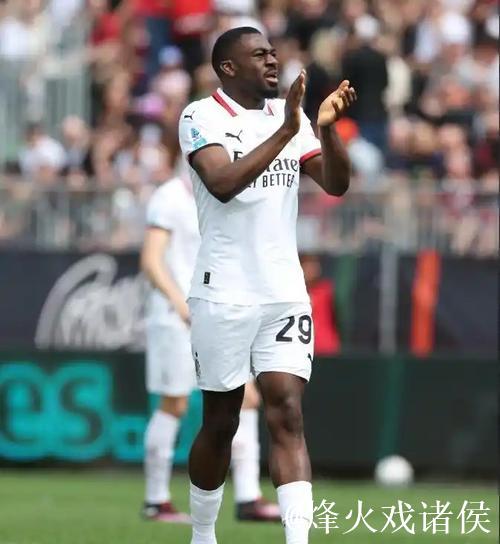 意大利超级杯半决赛裁判公布:祖弗利吹罚那不勒斯对阵AC米兰 意大利超级杯半决赛裁判公布:祖弗利吹罚那不勒斯对阵AC米兰