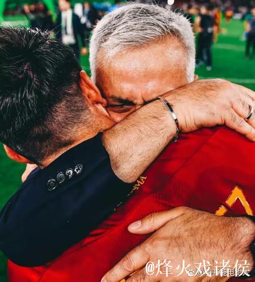 德保罗挺身而出，阻止男子推开孩子与梅西合影